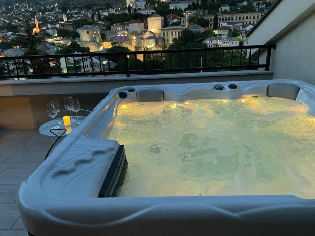Penthouse With Old Bridge View And Jacuzzi Lägenhet Mostar Exteriör bild